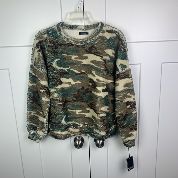 Michael Lauren Waldo Green Camouflage Drop Shoulder Oversize Pullover Top S NWT - Picture 2 of 6